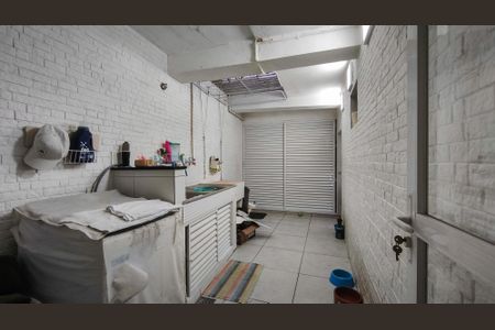 Casa à venda com 205m², 3 quartos e 1 vagaÁrea de Serviço