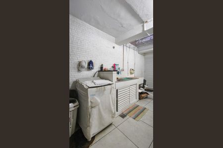 Casa à venda com 205m², 3 quartos e 1 vagaÁrea de Serviço