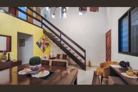 Casa à venda com 205m², 3 quartos e 1 vagaSala