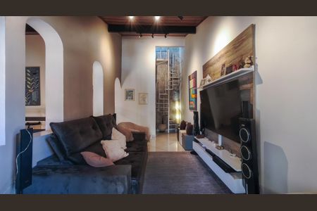 Casa à venda com 205m², 3 quartos e 1 vagaSala de TV