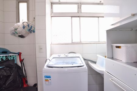 Apartamento à venda com 60m², 2 quartos e 1 vagaÁrea de Serviço