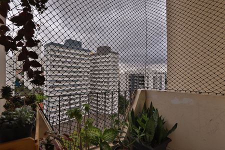 Apartamento à venda com 60m², 2 quartos e 1 vagaSacada