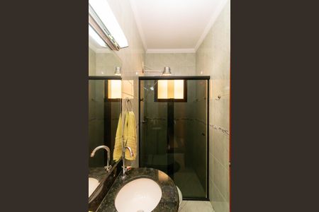 Casa à venda com 200m², 4 quartos e 2 vagasBanheiro 3