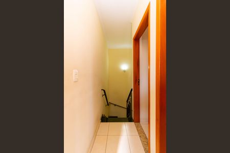 Casa à venda com 200m², 4 quartos e 2 vagasEscada