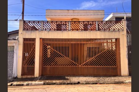 Casa à venda com 200m², 4 quartos e 2 vagasFachada