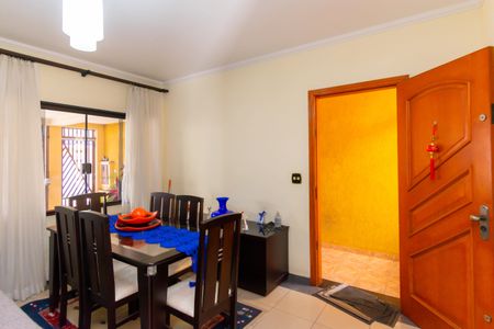 Casa à venda com 200m², 4 quartos e 2 vagasSala