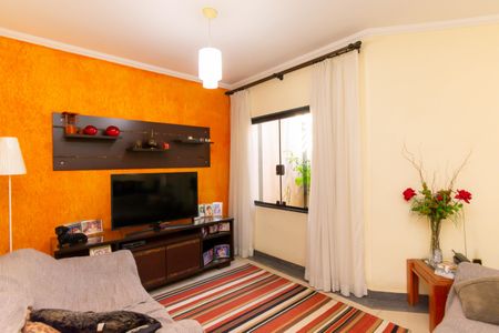 Casa à venda com 200m², 4 quartos e 2 vagasSala