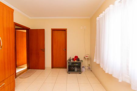 Casa à venda com 200m², 4 quartos e 2 vagasSuíte