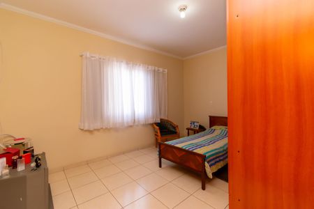 Casa à venda com 200m², 4 quartos e 2 vagasSuíte