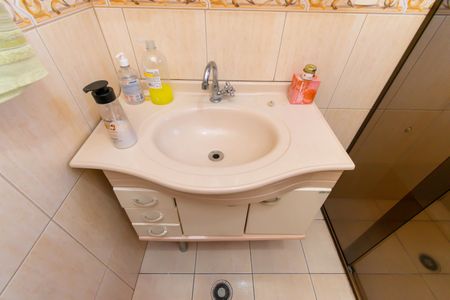 Casa à venda com 200m², 4 quartos e 2 vagasBanheiro da Suíte