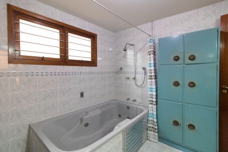 Casa à venda com 400m², 4 quartos e 3 vagasBanheiro 1