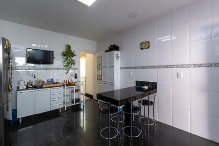 Casa para alugar com 400m², 3 quartos e 2 vagasCozinha