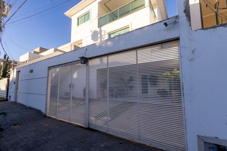 Casa para alugar com 400m², 3 quartos e 2 vagasFachada