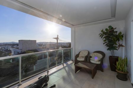 Casa para alugar com 400m², 3 quartos e 2 vagas Casa para alugar com 400m², 3 quartos e 2 vagasVaranda da Sala