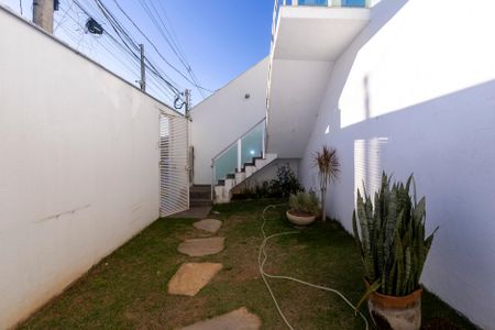 Casa para alugar com 400m², 3 quartos e 2 vagasHall de entrada