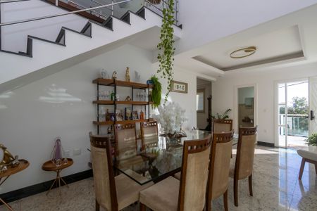 Casa para alugar com 400m², 3 quartos e 2 vagasSala 1