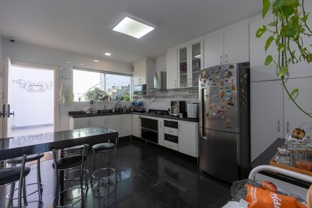 Casa para alugar com 400m², 3 quartos e 2 vagasCozinha