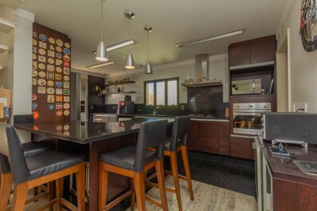 Apartamento à venda com 200m², 4 quartos e 4 vagasCozinha