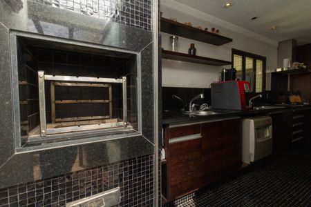 Apartamento à venda com 200m², 4 quartos e 4 vagasCozinha