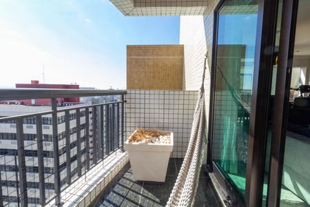 Apartamento à venda com 200m², 4 quartos e 4 vagasVaranda