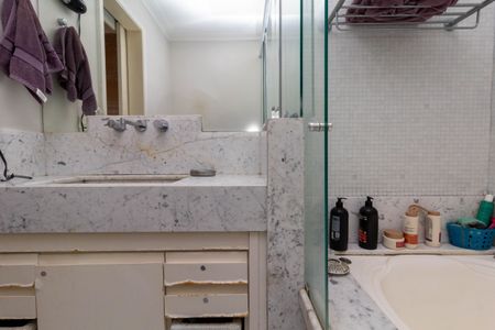 Apartamento à venda com 200m², 4 quartos e 4 vagasBanheiro da Suíte 2