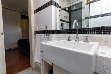 Apartamento à venda com 200m², 4 quartos e 4 vagasBanheiro da Suíte 1