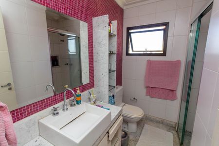 Apartamento à venda com 200m², 4 quartos e 4 vagasBanheiro da Suíte 3