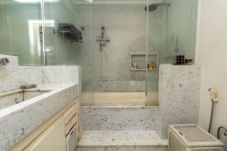 Apartamento à venda com 200m², 4 quartos e 4 vagasBanheiro da Suíte 2