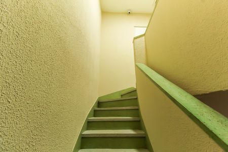 Apartamento para alugar com 35m², 1 quarto e sem vaga Apartamento para alugar com 35m², 1 quarto e sem vagaEscada