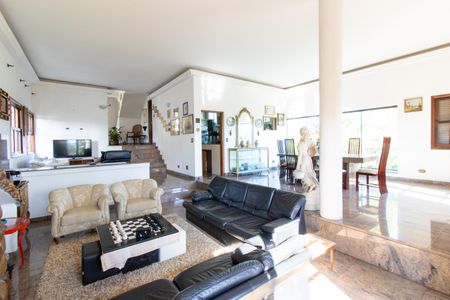 Casa de condomínio para alugar com 900m², 5 quartos e 6 vagas Casa de condomínio para alugar com 900m², 5 quartos e 6 vagasSala