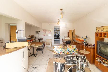 Casa de condomínio para alugar com 900m², 5 quartos e 6 vagas Casa de condomínio para alugar com 900m², 5 quartos e 6 vagasEspaço andar inferior