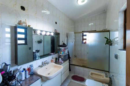 Casa de condomínio para alugar com 900m², 5 quartos e 6 vagas Casa de condomínio para alugar com 900m², 5 quartos e 6 vagasBanheiro da Suíte 1