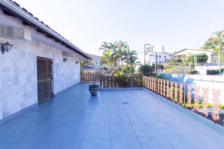 Casa de condomínio para alugar com 900m², 5 quartos e 6 vagas Casa de condomínio para alugar com 900m², 5 quartos e 6 vagasVaranda da Suíte 1