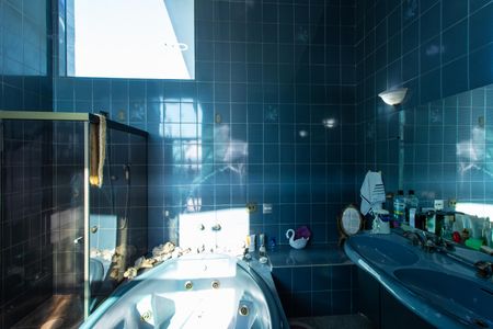 Casa de condomínio para alugar com 900m², 5 quartos e 6 vagas Casa de condomínio para alugar com 900m², 5 quartos e 6 vagasBanheiro da Suíte 3