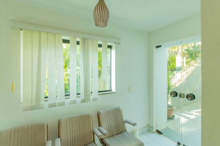 Casa de condomínio para alugar com 900m², 5 quartos e 6 vagas Casa de condomínio para alugar com 900m², 5 quartos e 6 vagasEspaço andar inferior