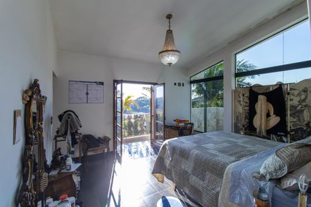 Casa de condomínio para alugar com 900m², 5 quartos e 6 vagas Casa de condomínio para alugar com 900m², 5 quartos e 6 vagasSuíte 3