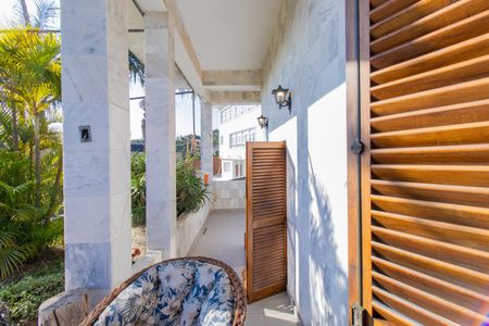 Casa de condomínio para alugar com 900m², 5 quartos e 6 vagas Casa de condomínio para alugar com 900m², 5 quartos e 6 vagasVaranda da Sala