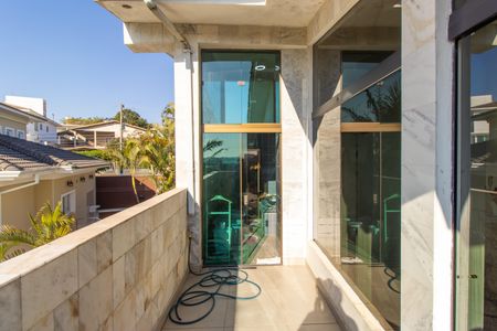 Casa de condomínio para alugar com 900m², 5 quartos e 6 vagas Casa de condomínio para alugar com 900m², 5 quartos e 6 vagasVista do Banheiro da Suíte 3