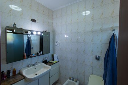 Casa de condomínio para alugar com 900m², 5 quartos e 6 vagas Casa de condomínio para alugar com 900m², 5 quartos e 6 vagasBanheiro da Suíte 2