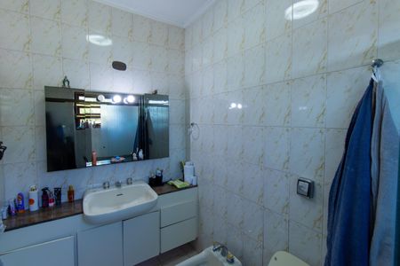 Casa de condomínio para alugar com 900m², 5 quartos e 6 vagas Casa de condomínio para alugar com 900m², 5 quartos e 6 vagasBanheiro da Suíte 2