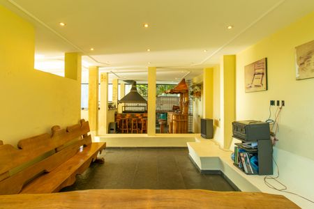 Casa de condomínio para alugar com 900m², 5 quartos e 6 vagas Casa de condomínio para alugar com 900m², 5 quartos e 6 vagasSalão de festas