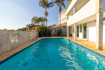 Casa de condomínio para alugar com 900m², 5 quartos e 6 vagas Casa de condomínio para alugar com 900m², 5 quartos e 6 vagasPiscina