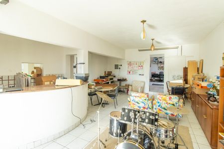 Casa de condomínio para alugar com 900m², 5 quartos e 6 vagas Casa de condomínio para alugar com 900m², 5 quartos e 6 vagasEspaço andar inferior