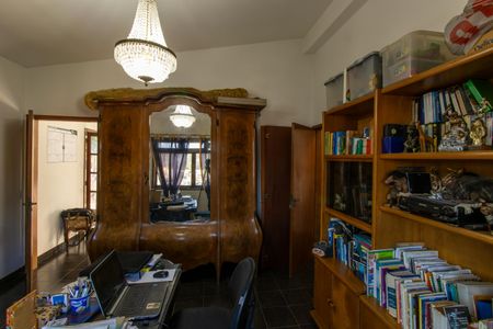 Casa de condomínio para alugar com 900m², 5 quartos e 6 vagas Casa de condomínio para alugar com 900m², 5 quartos e 6 vagasEscritório da suíte 3