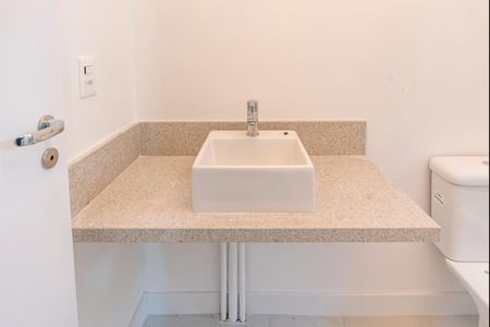 Apartamento à venda com 94m², 2 quartos e 2 vagasBanheiro do Quarto 1