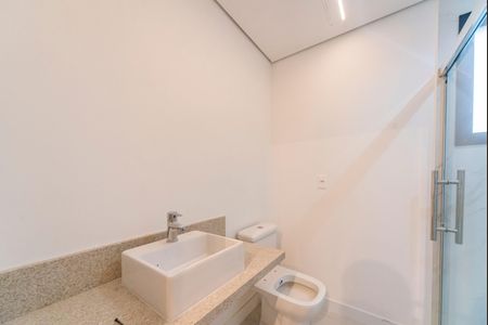 Apartamento à venda com 94m², 2 quartos e 2 vagasBanheiro do Quarto 2