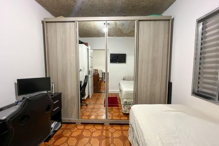 Casa à venda com 80m², 2 quartos e 2 vagas Casa à venda com 80m², 2 quartos e 2 vagasQuarto 2