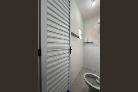 Casa à venda com 80m², 2 quartos e 2 vagas Casa à venda com 80m², 2 quartos e 2 vagasBanheiro 2