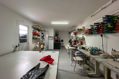 Casa à venda com 80m², 2 quartos e 2 vagas Casa à venda com 80m², 2 quartos e 2 vagasÁrea comum