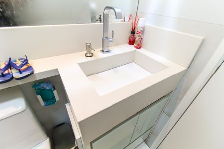 Apartamento à venda com 52m², 2 quartos e 1 vaga Apartamento à venda com 52m², 2 quartos e 1 vagaBanheiro